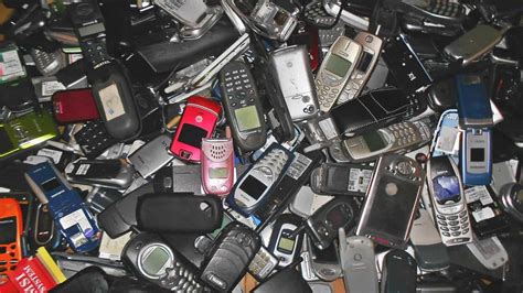 5­ ­m­i­l­y­a­r­ ­c­e­p­ ­t­e­l­e­f­o­n­u­ ­b­u­ ­y­ı­l­ ­ç­ö­p­e­ ­g­i­d­e­c­e­k­